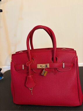 Red Structured vegan material Top-Handle Bag with Gold Hardware